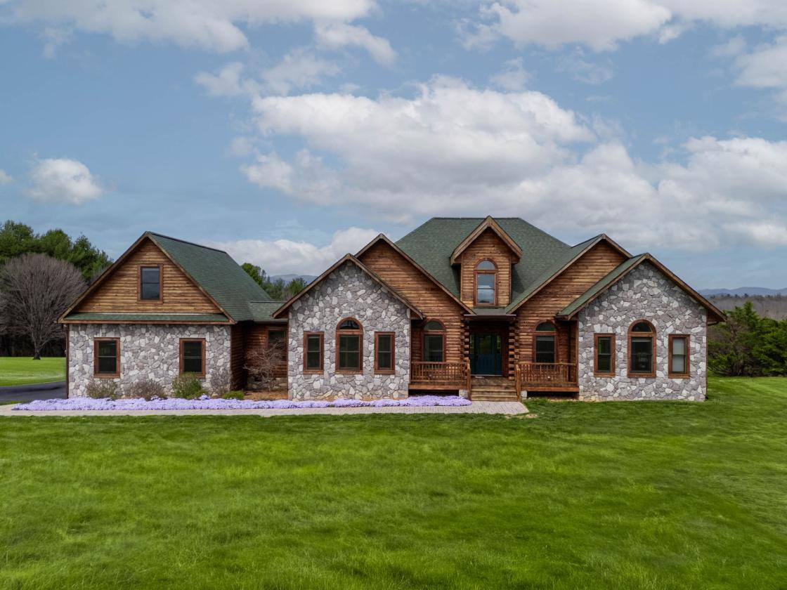 Modern log home and equestrian property with views - photo 4