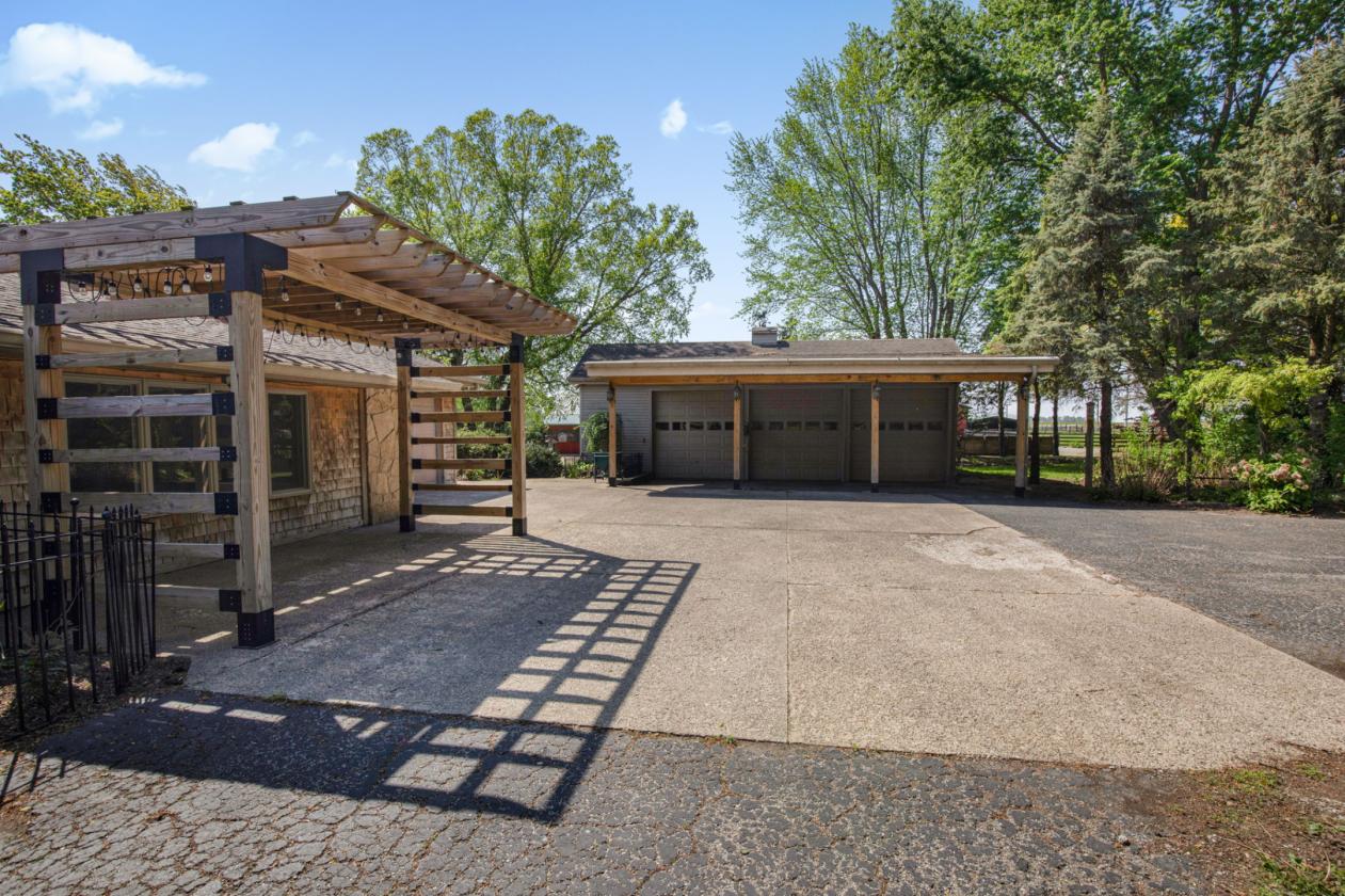 Equestrian Estate or Corporate Retreat near LEAP - photo 16