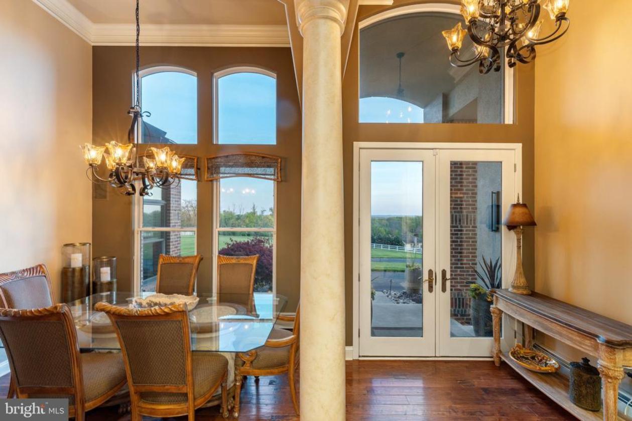 Luxury Equestrian Estate with 4-Stall Barn & Arena - photo 6
