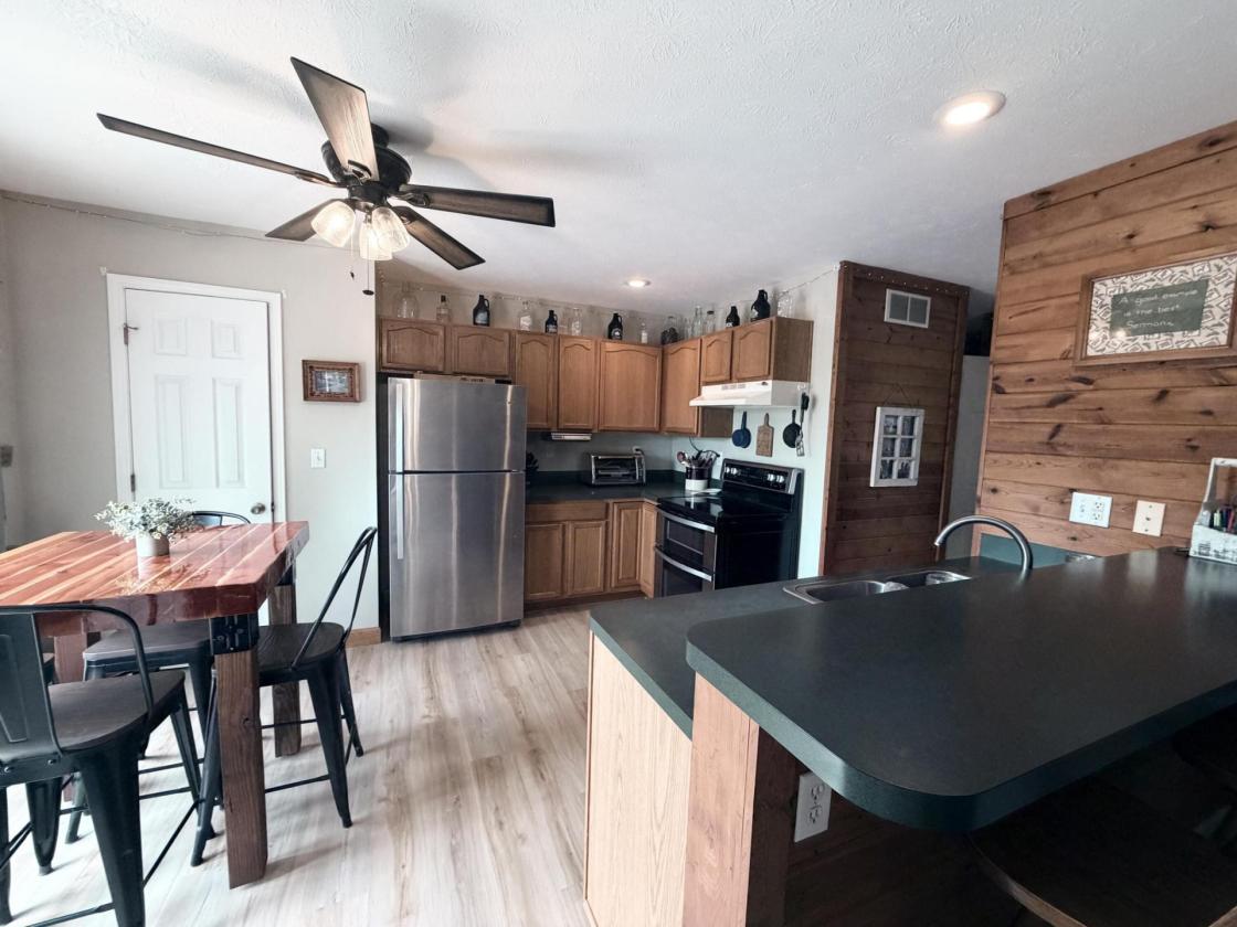 Beautiful Home on 15 Acres!! - photo 12