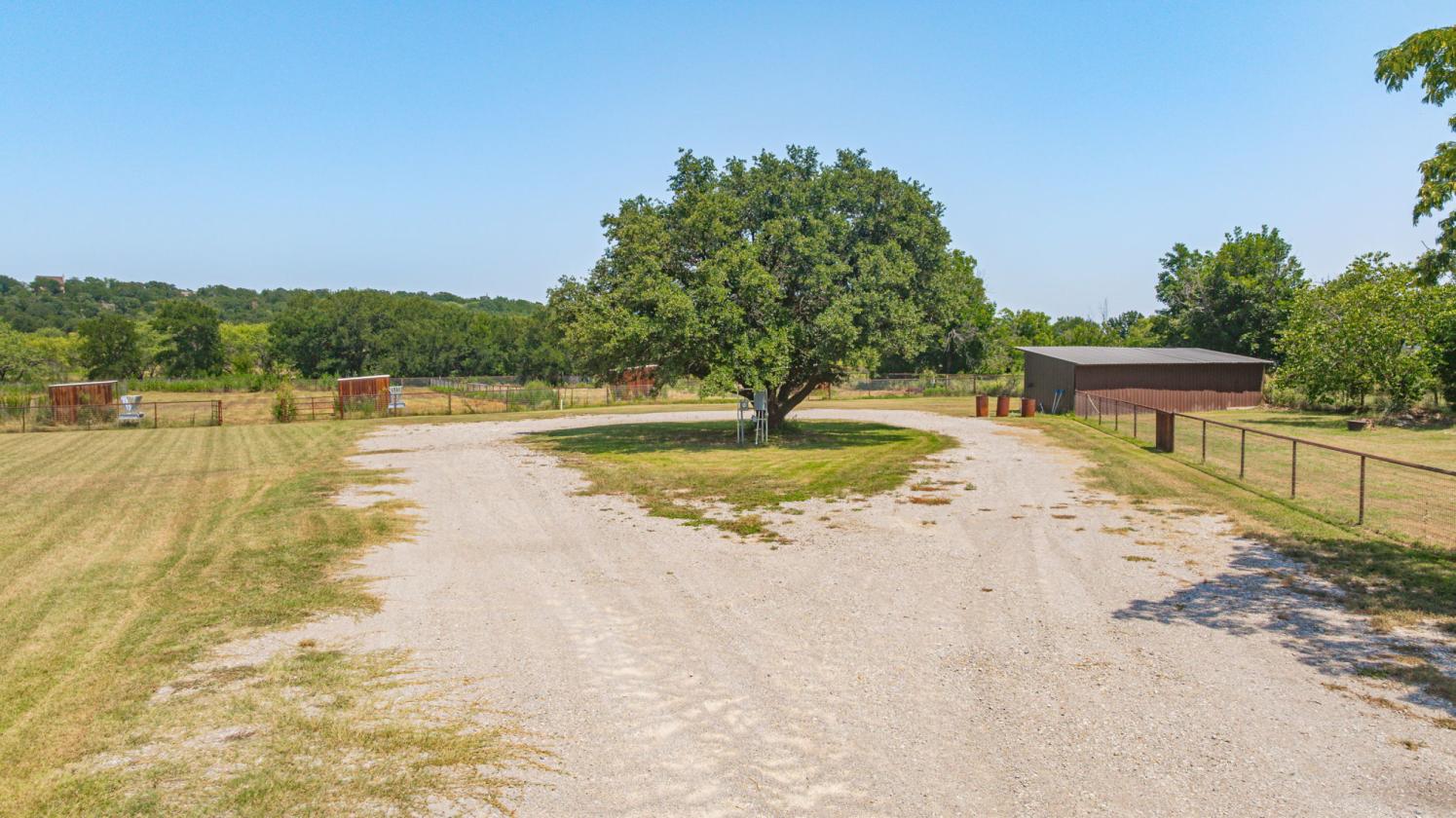 Fully Furnished Horse Property - Arena - Pool - photo 13