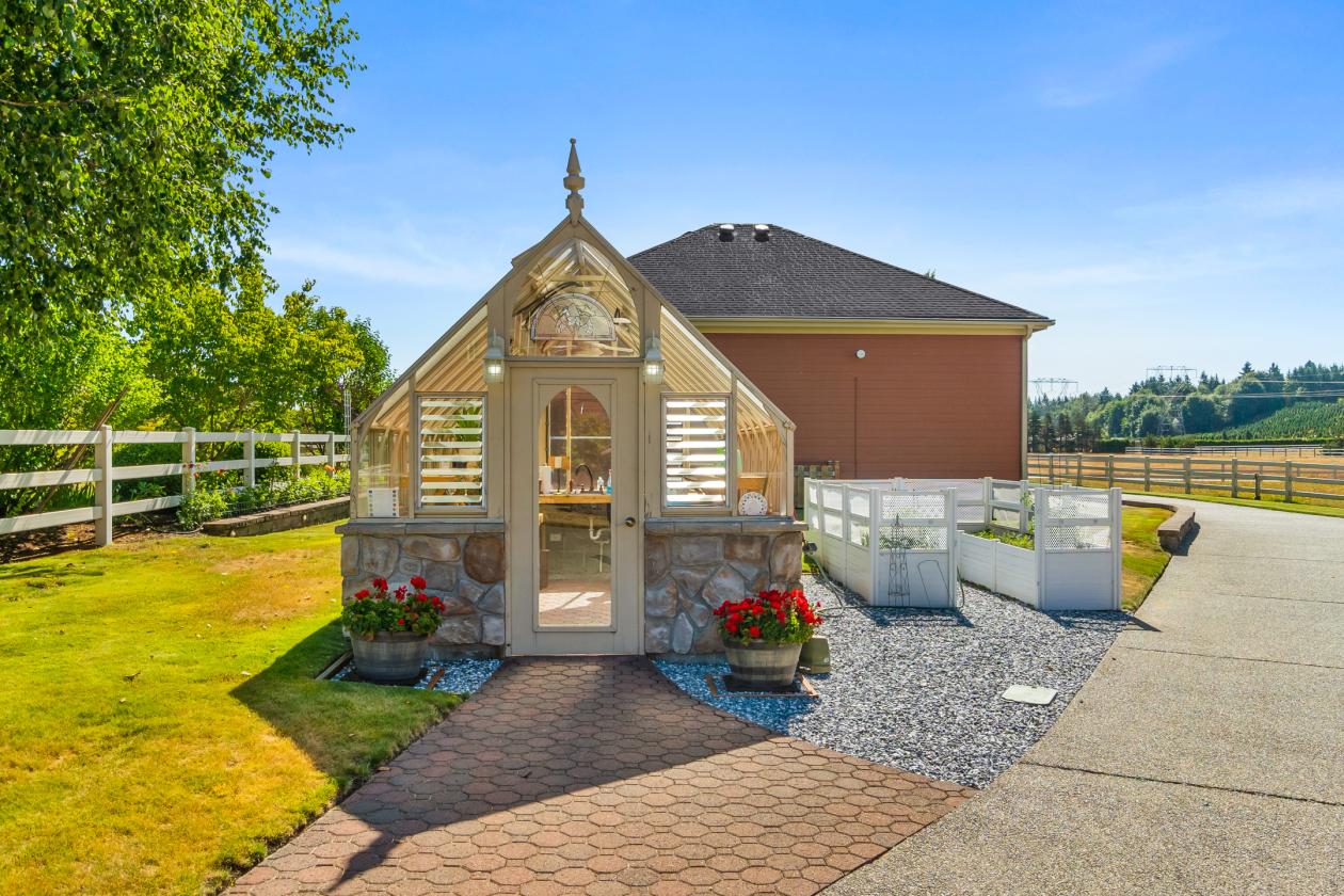 Equestrian Community Estate with Mountain Views - photo 9