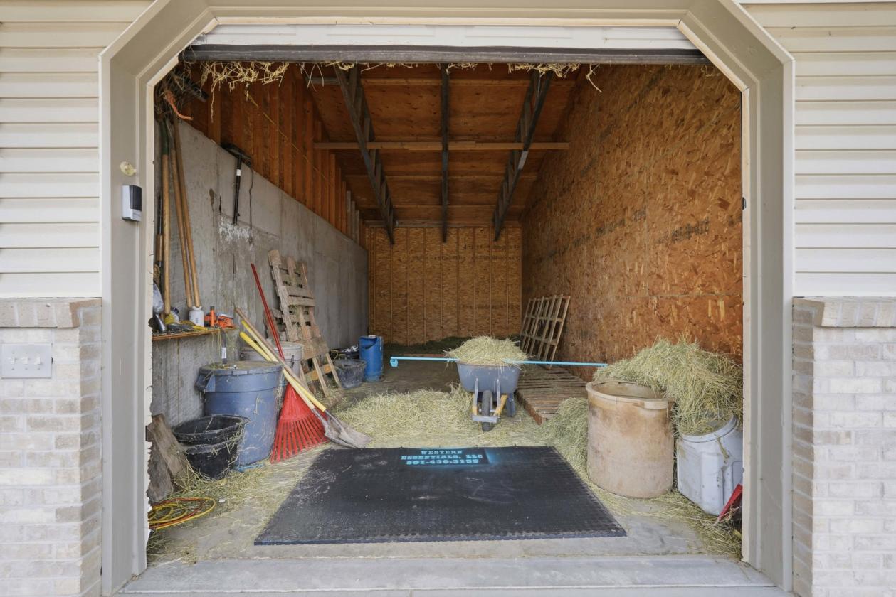 Horse Property with large arena and barn! - photo 18