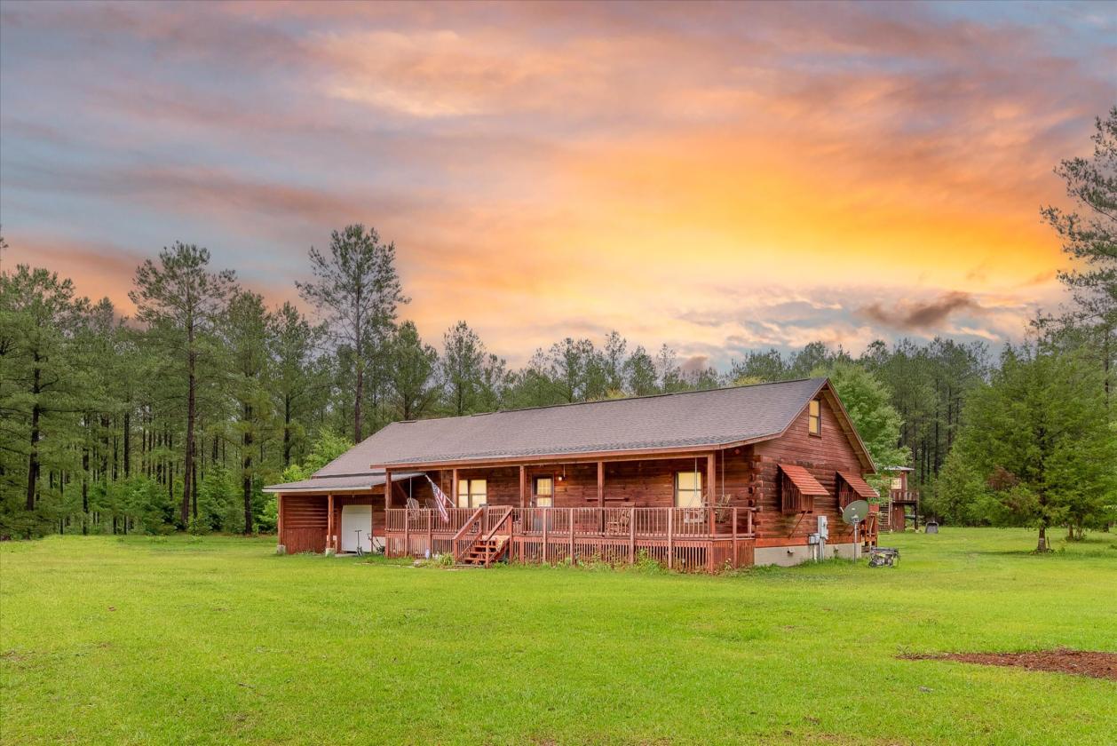 Custom Log Cabin on 9 Acres with 2 Horse Stalls - photo 1