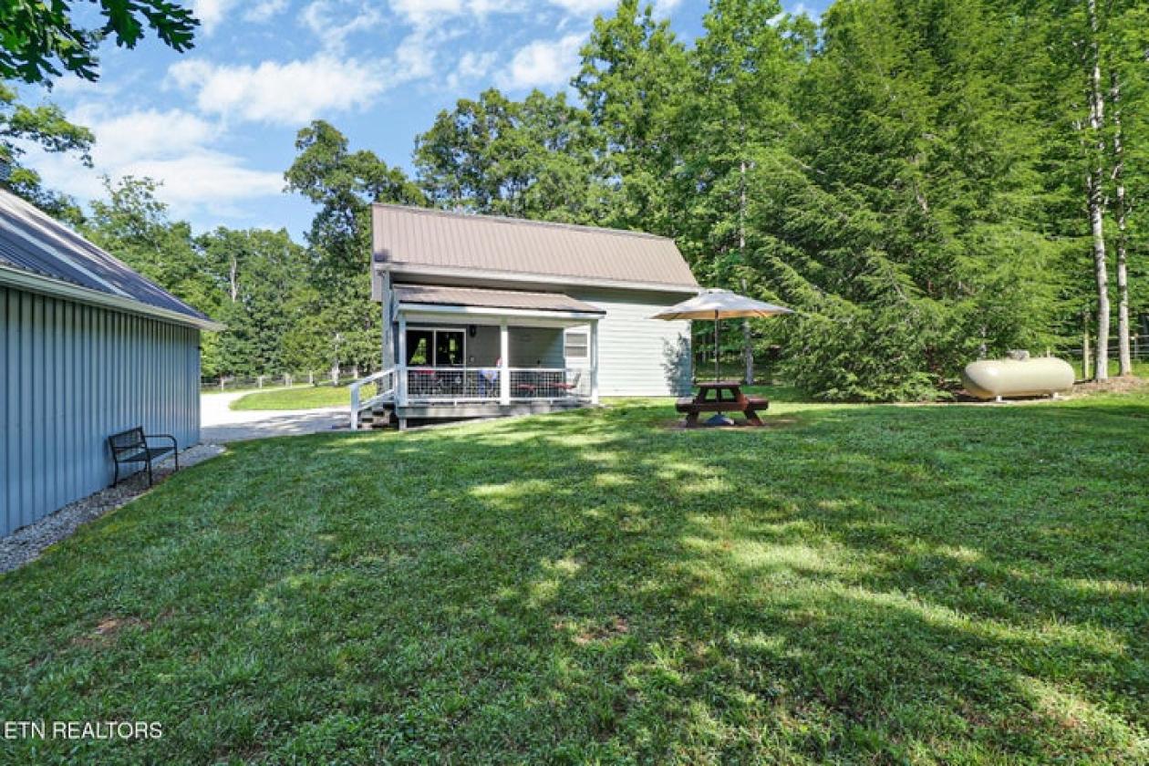 Craftsman home in White Oak community in BSF - photo 4