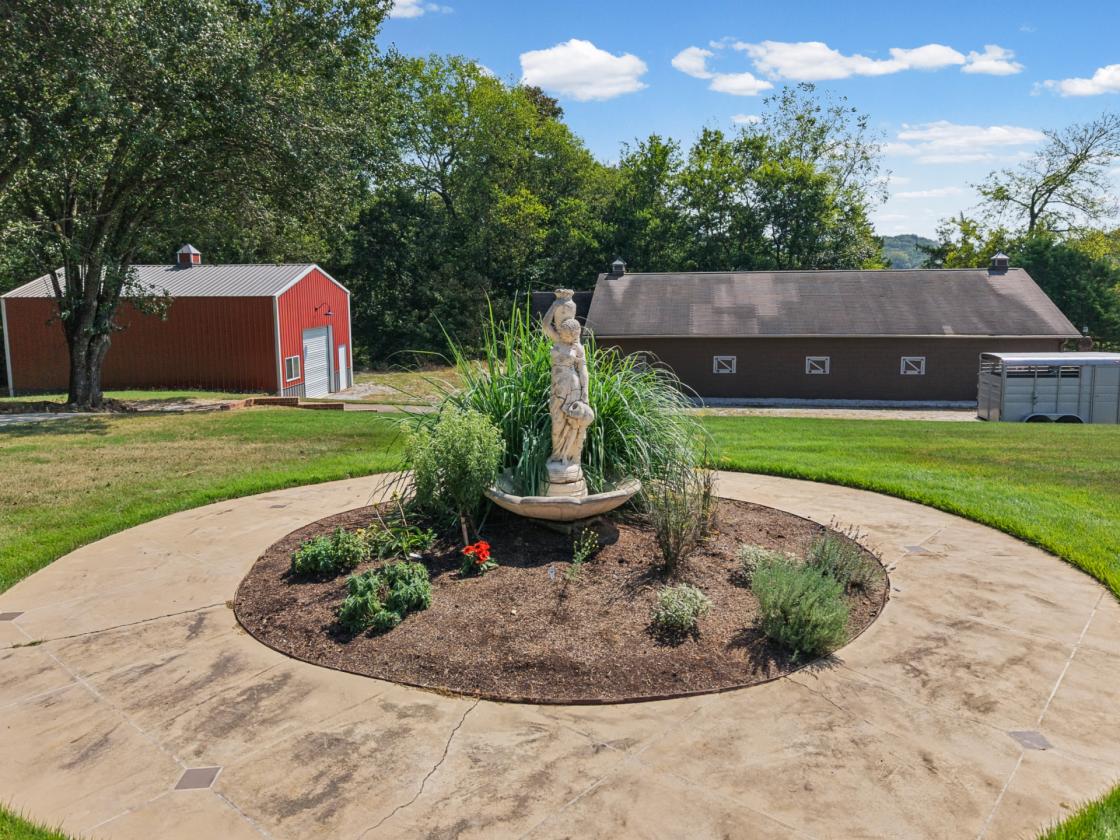 Executive-style home on 11+ acres in Elkmont, AL - photo 24