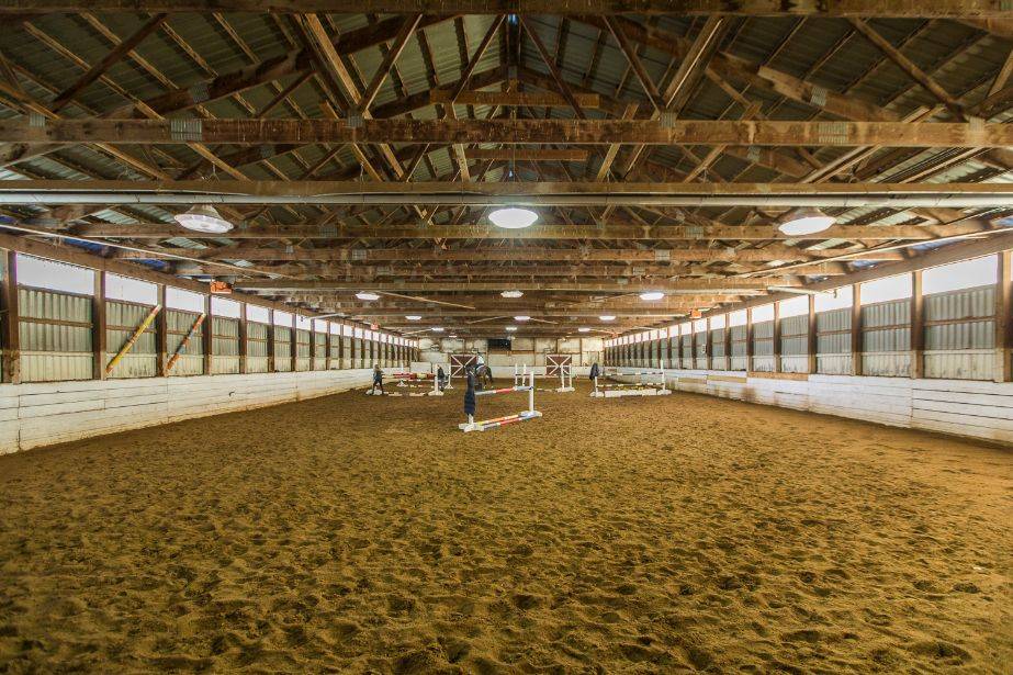 Desirable Equestrian Facility! Ottawa, Ottawa Division County