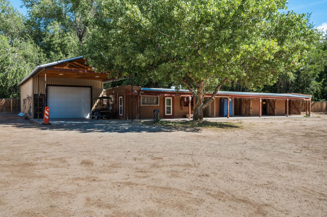 Refined Rural Living with Equestrian Facilities - photo 19