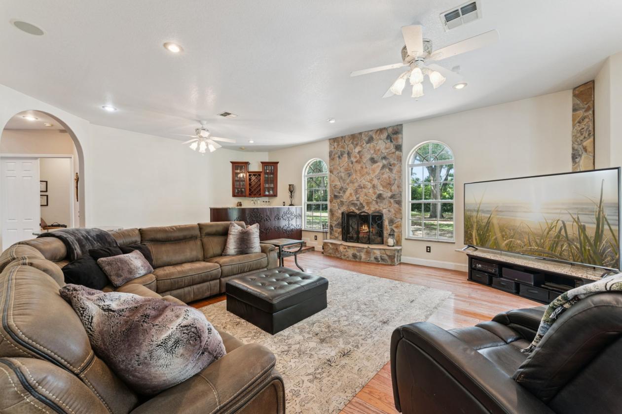 Equestrian Living on 10 Private Gated Acres - photo 5