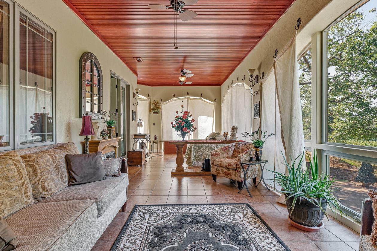 Unique 35+ Acre Private Estate - photo 7