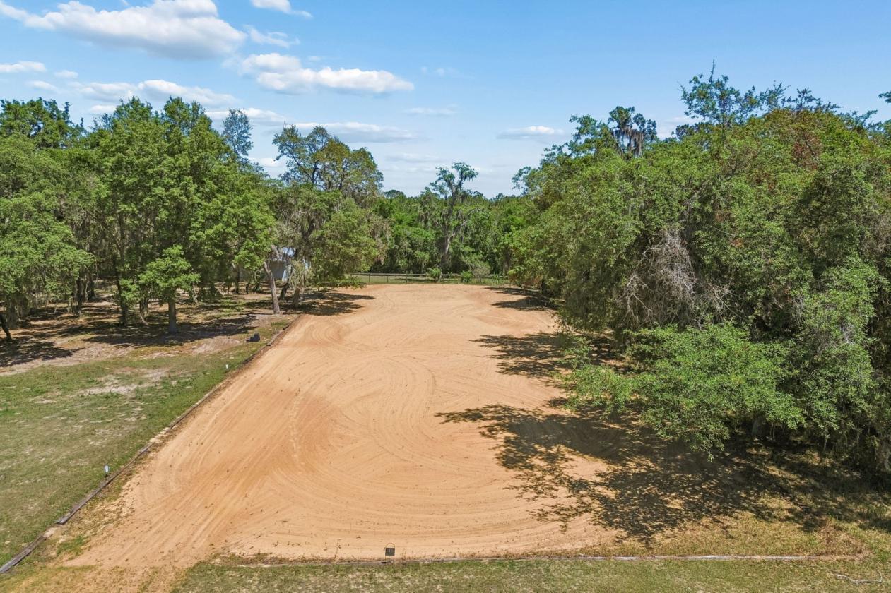 17 acre horse farm HIGH AND DRY with arena & barn - photo 28