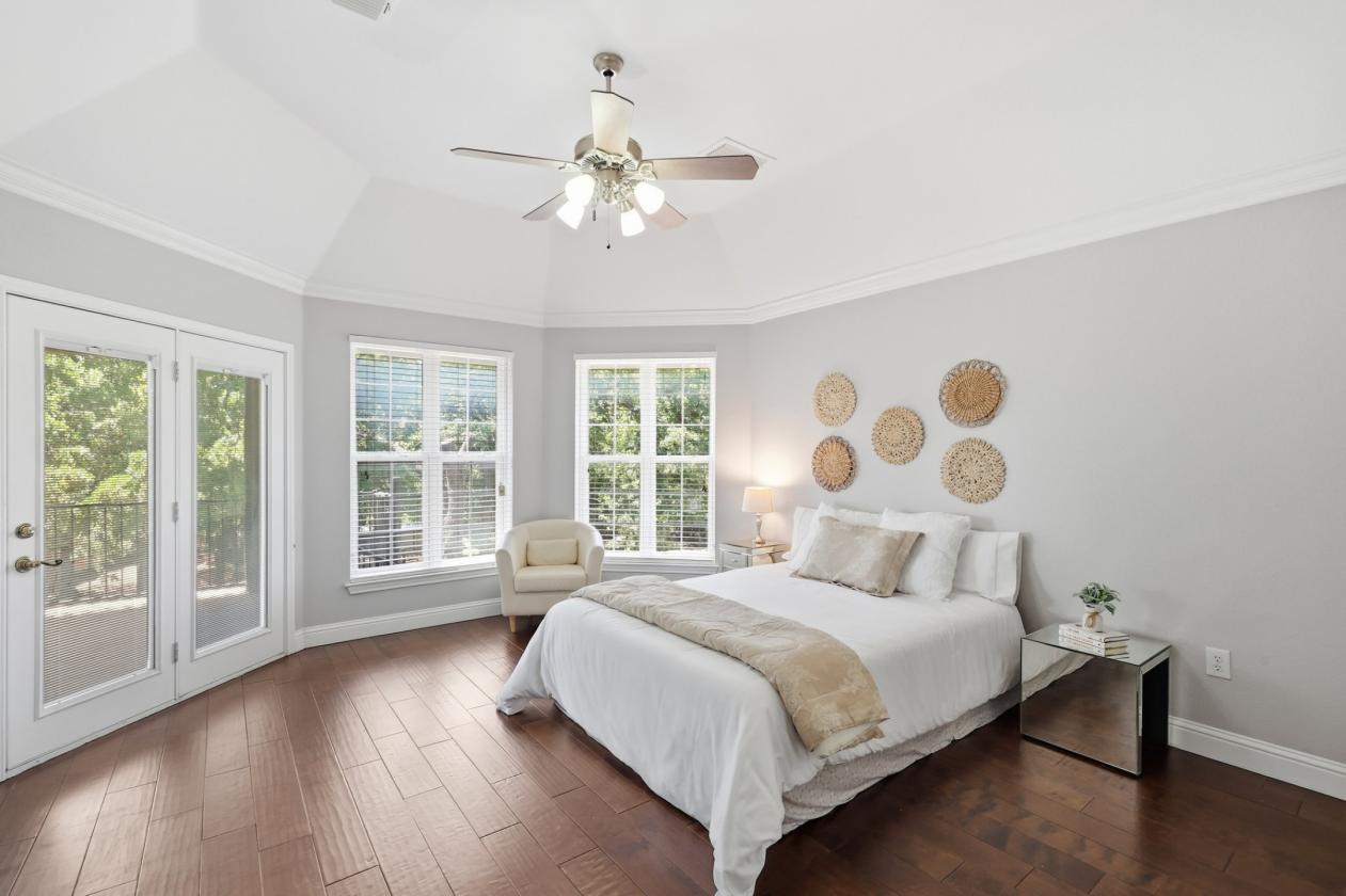 Texas Hill Country-Inspired Custom Home - photo 13