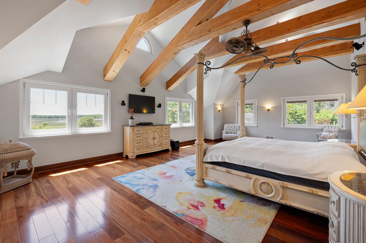 Barn Luxury Reimagined on 4.64 acres - photo 30