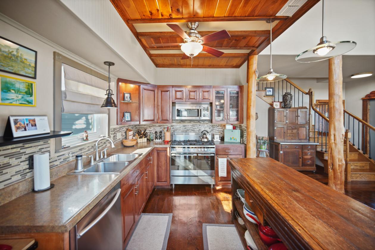 SPECTACULAR ±331 ACRE RANCH WITH MULTIPLE HOMES + - photo 27