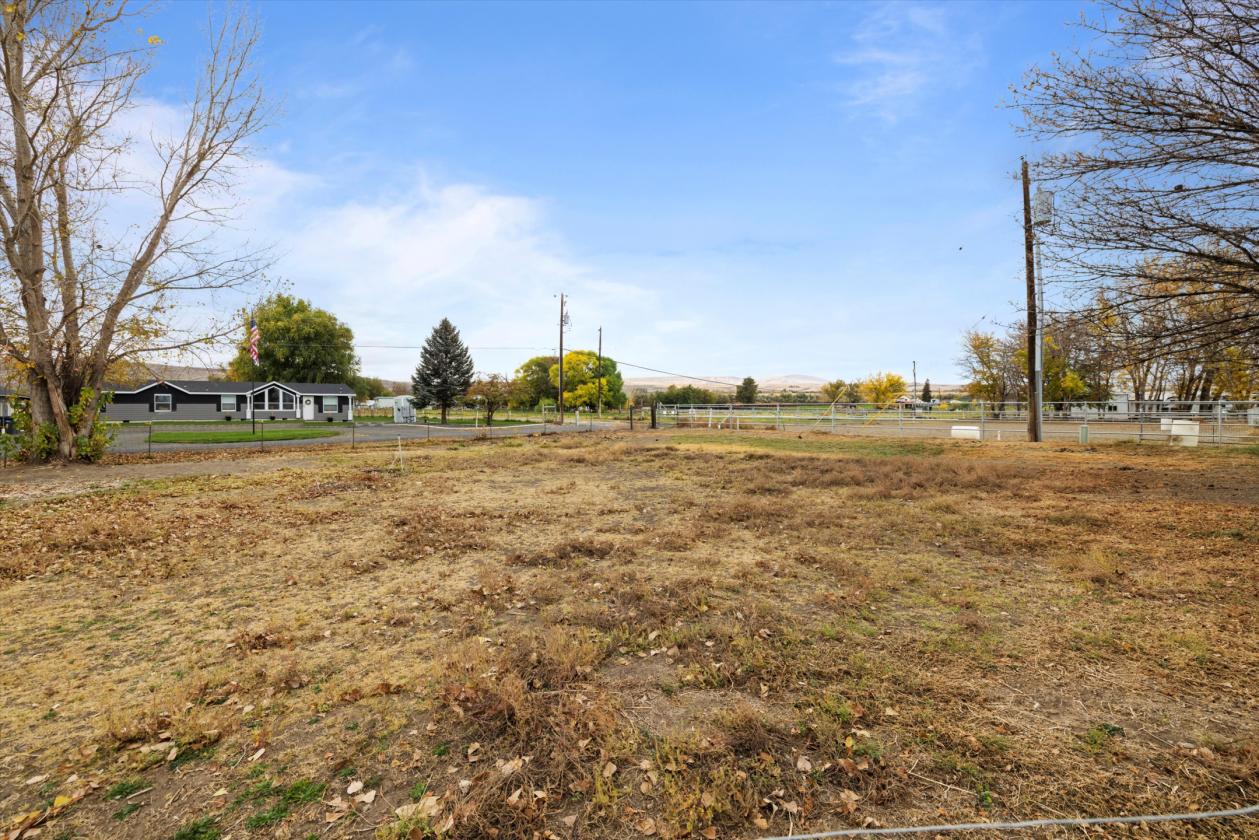 Horse acreage! Irrigated! In-laws quarters! - photo 23
