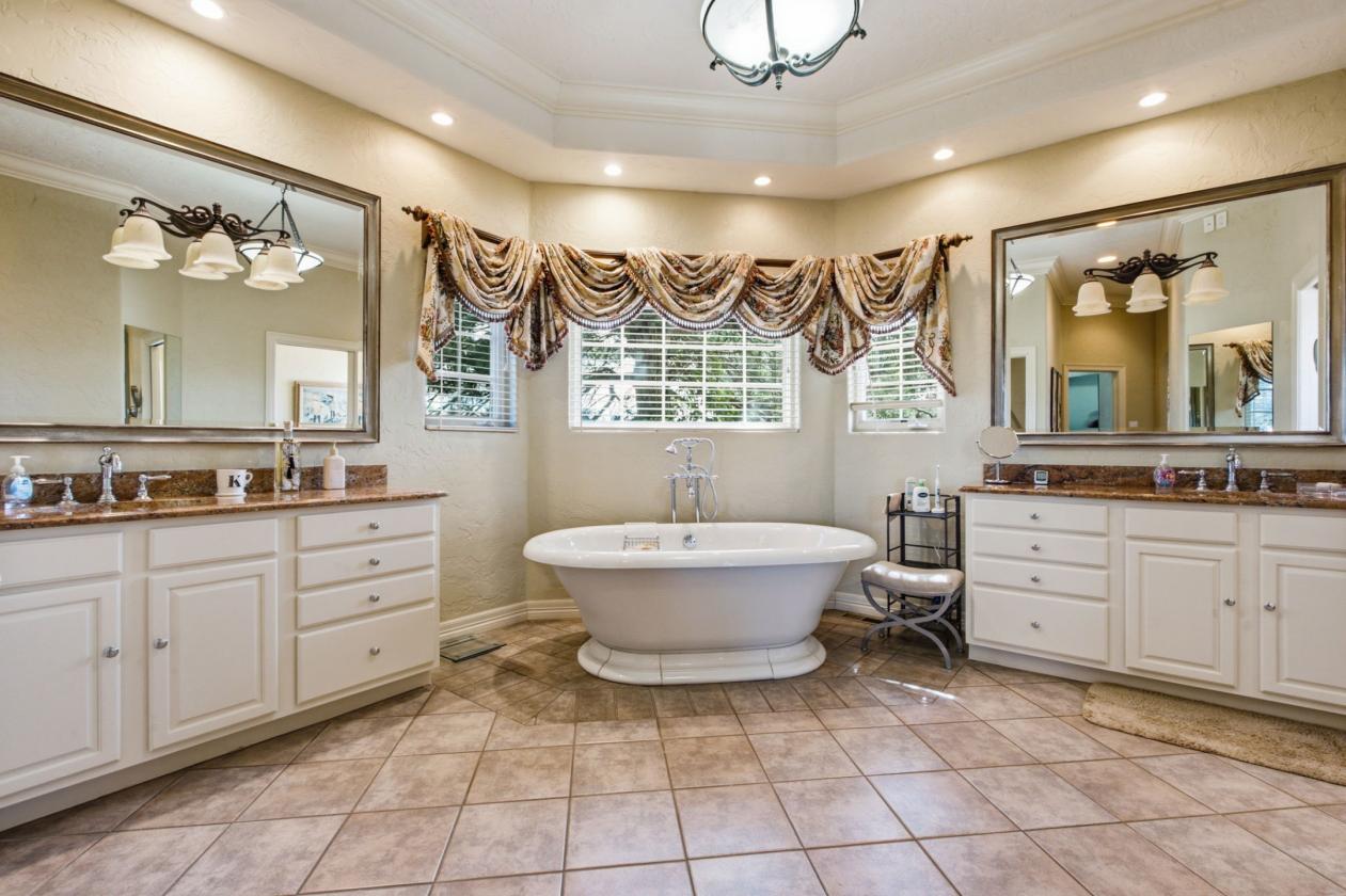 Custom 13.53 Acre Horse Property - photo 20