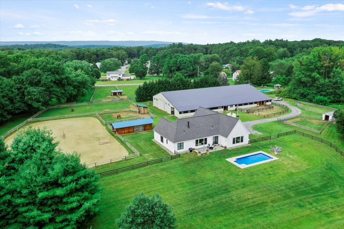 Horse Farms For Sale in NY, Horse Property For Sale in New York