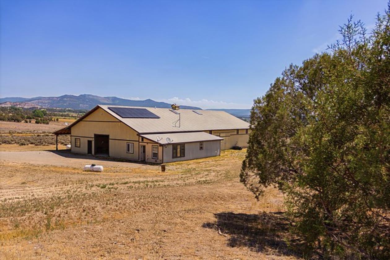 Picturesque 80-acre ranch! - photo 1