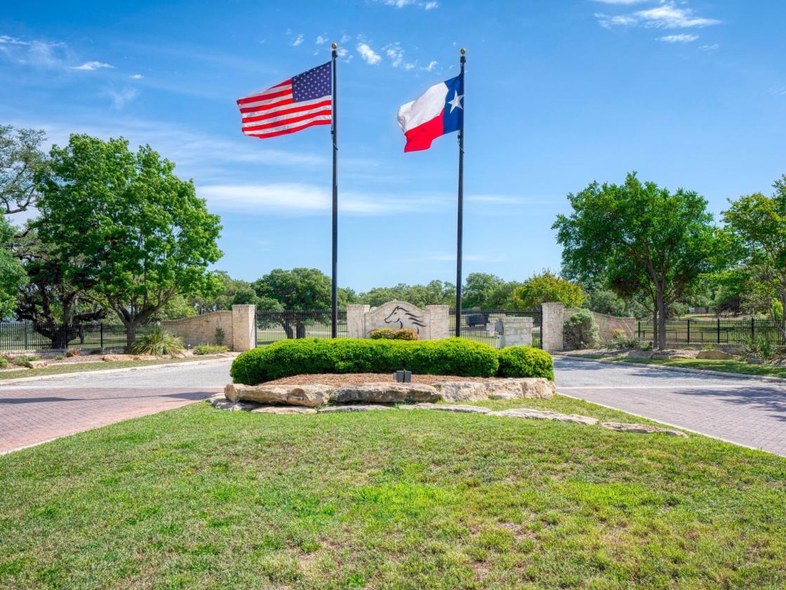 Hill Country Showcase Home Plus Horse Barn - photo 2