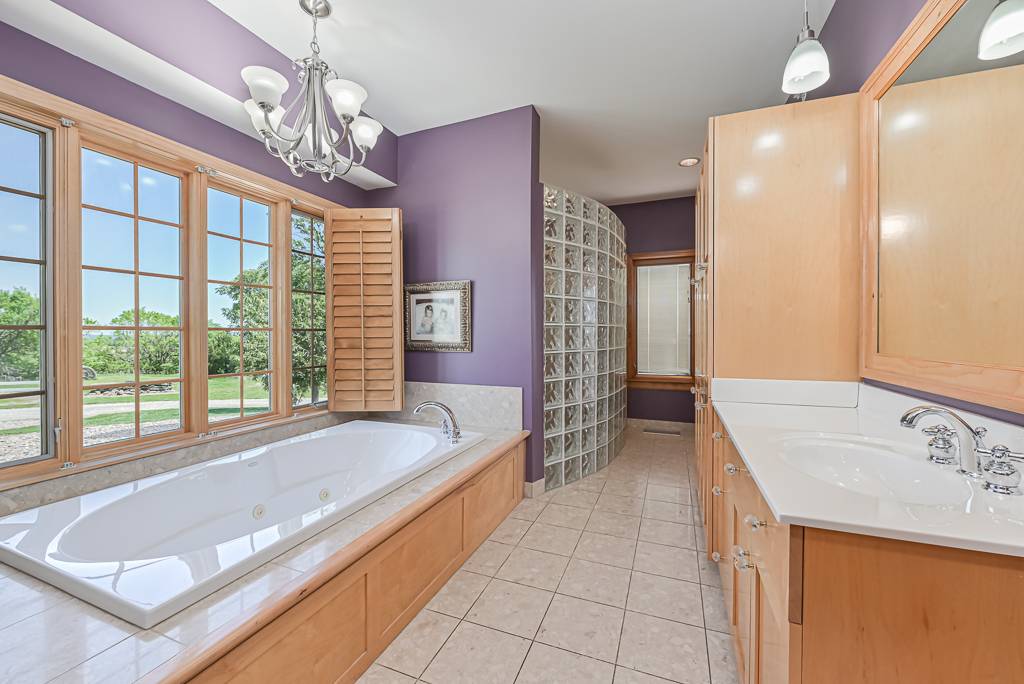 Exquisite Custom Ranch on 81.7 Acres - photo 20