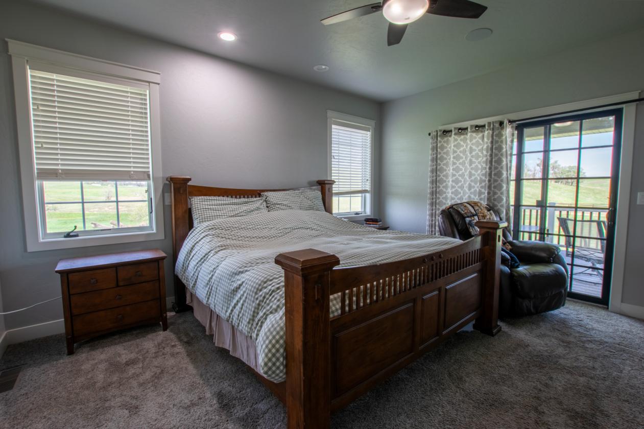 EXECUTIVE EQUESTRIAN ESTATE ON 36+ ACRES - photo 17