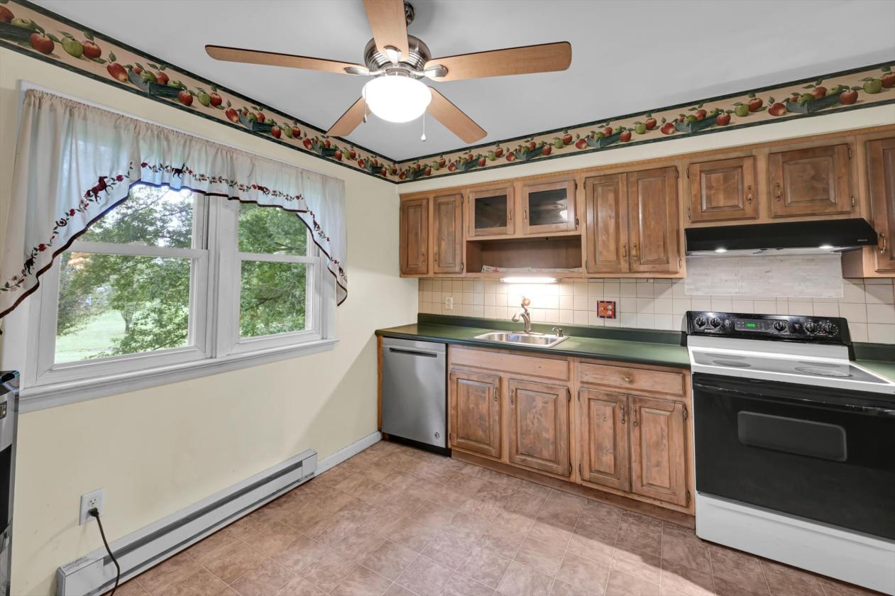 Small Horse Farm with Beautiful Bi-Level Home - photo 8