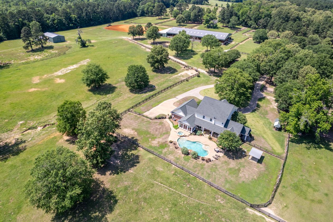 An Iconic Equestrian Estate - photo 1