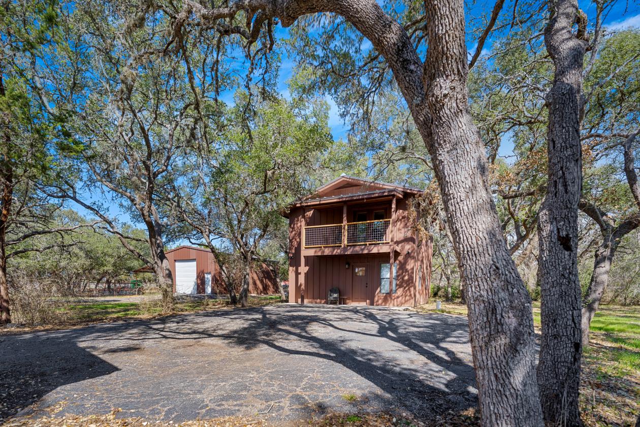 19.99 Acres With 2 Homes, Ideally Fenced - photo 4