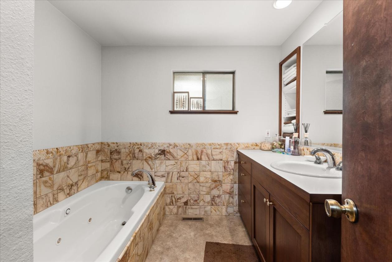 One-of-a-kind Custom Home! 16+ Acres on Mill Creek - photo 22