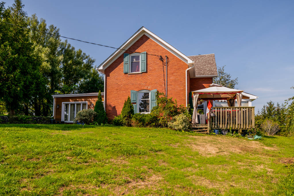 SOLD JULY 2020! HORSE FARMS ONTARIO you to Long... Puslinch