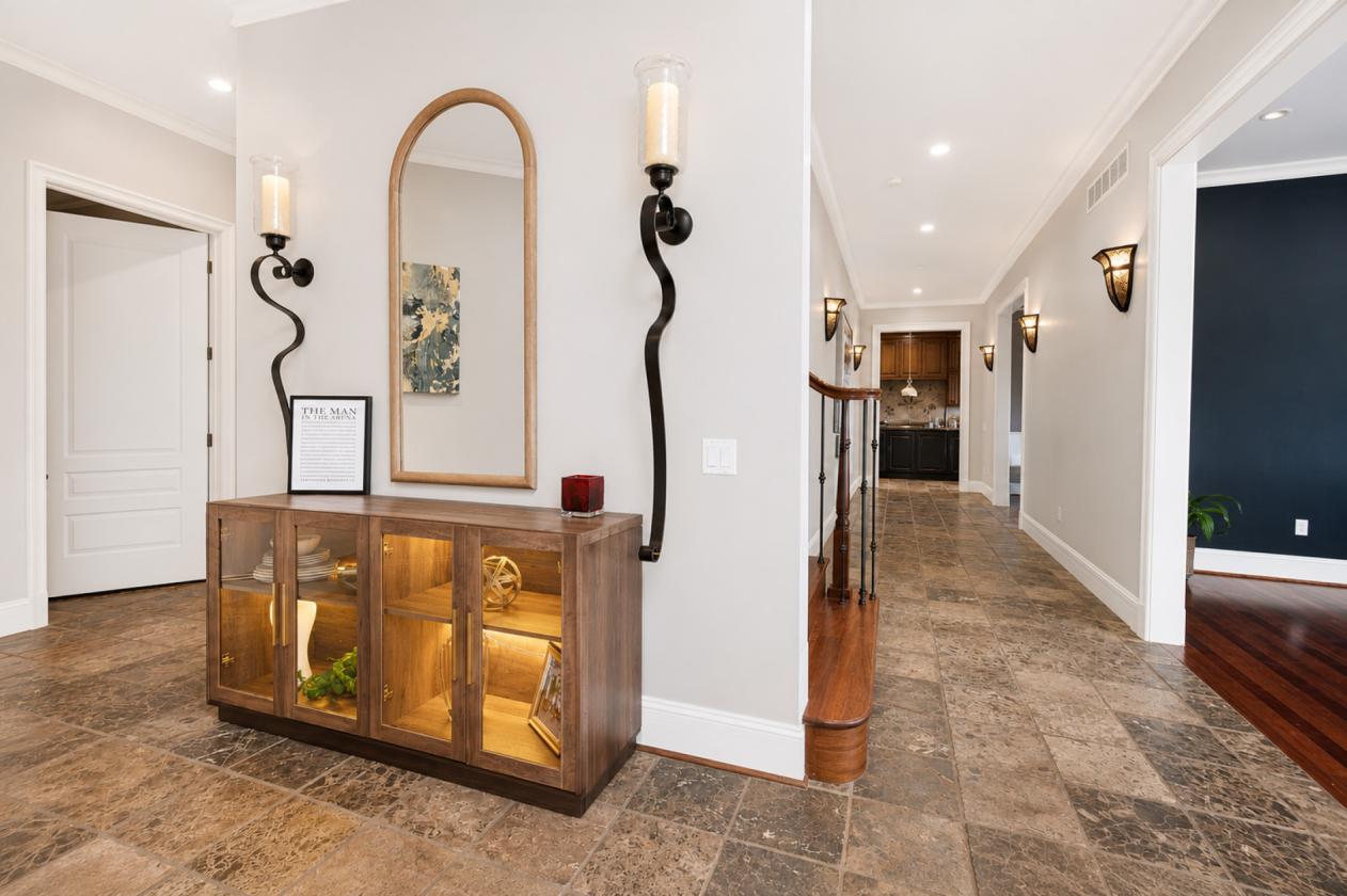 Luxury Equestrian Estate in a Gated Community - photo 3