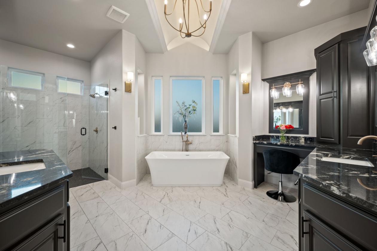 Horses Welcomed | Modern Luxury Farmhouse | 4 Acre - photo 18
