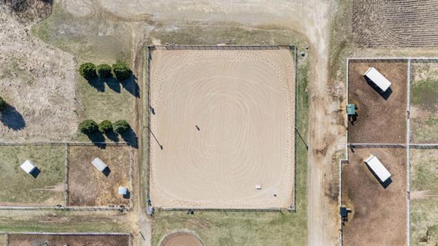 Premier Turnkey Horse Facility with 34-Stall Heated Barn - photo 9