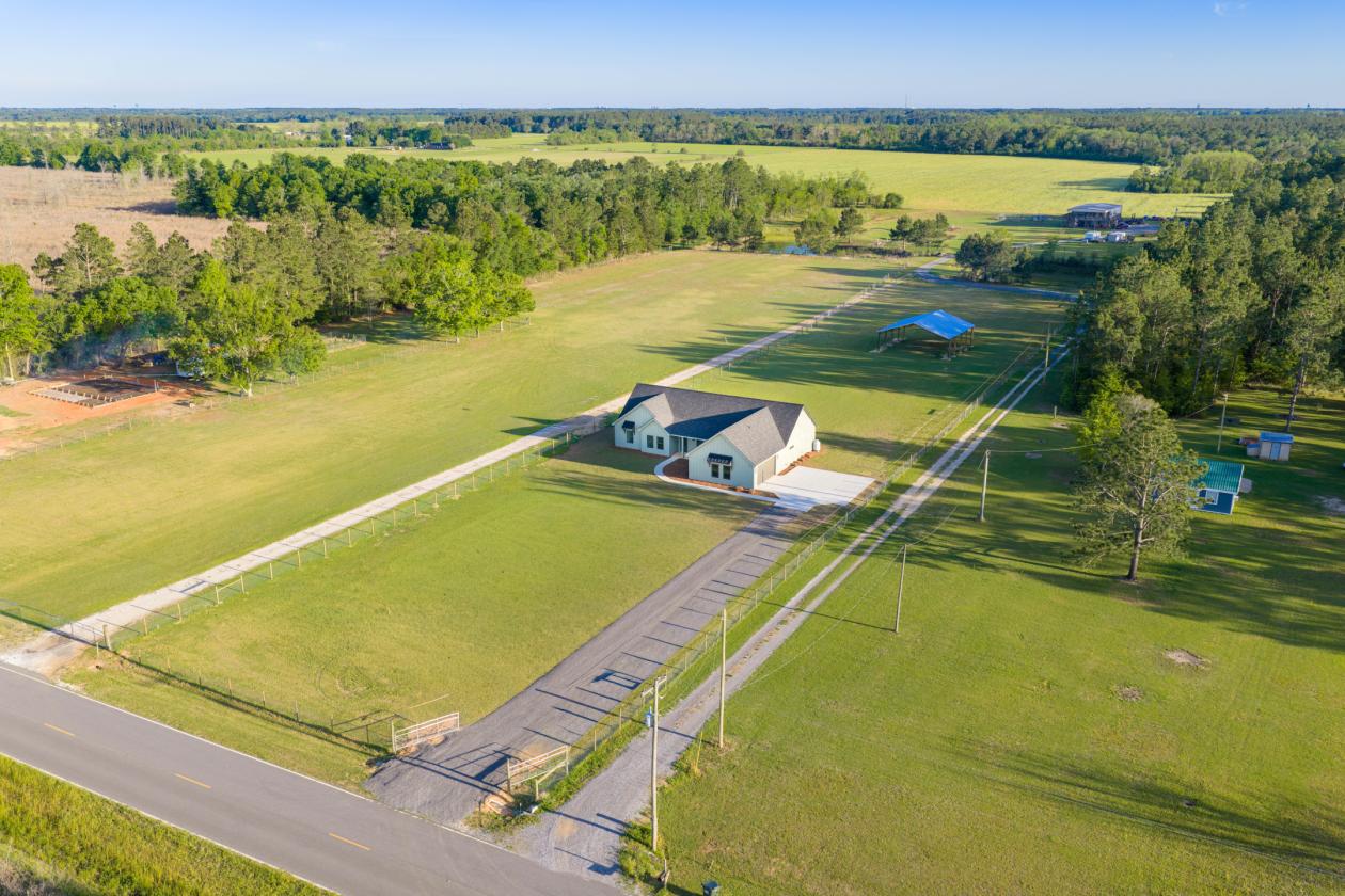 2 Acres - New Custom Home - 40X40 Barn - photo 1