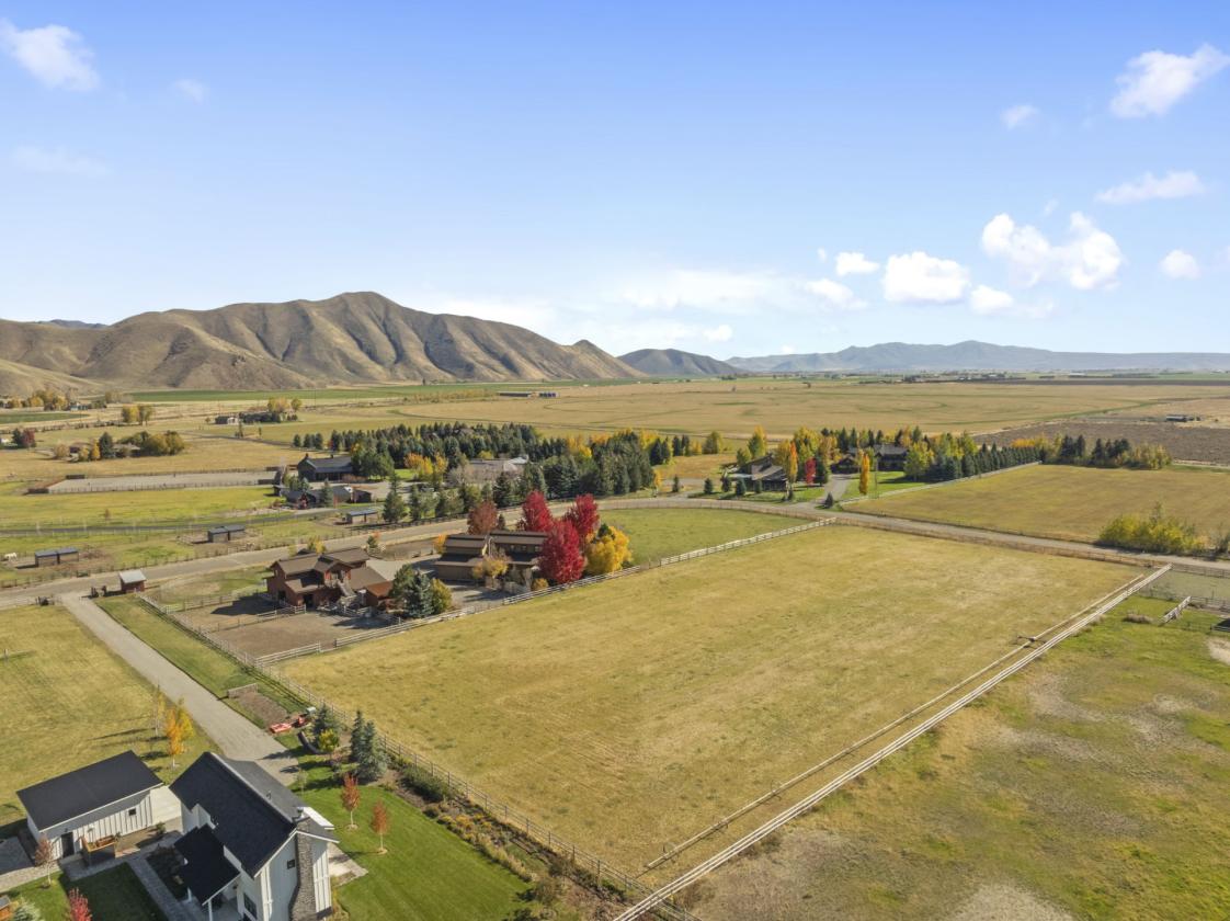 Sun Valley Area Ranchette in Bellevue Farms - photo 4