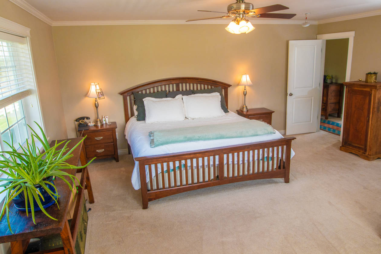 Big Beautiful Farm House on 10 acres in Big Sky... Tygh Valley, Wasco