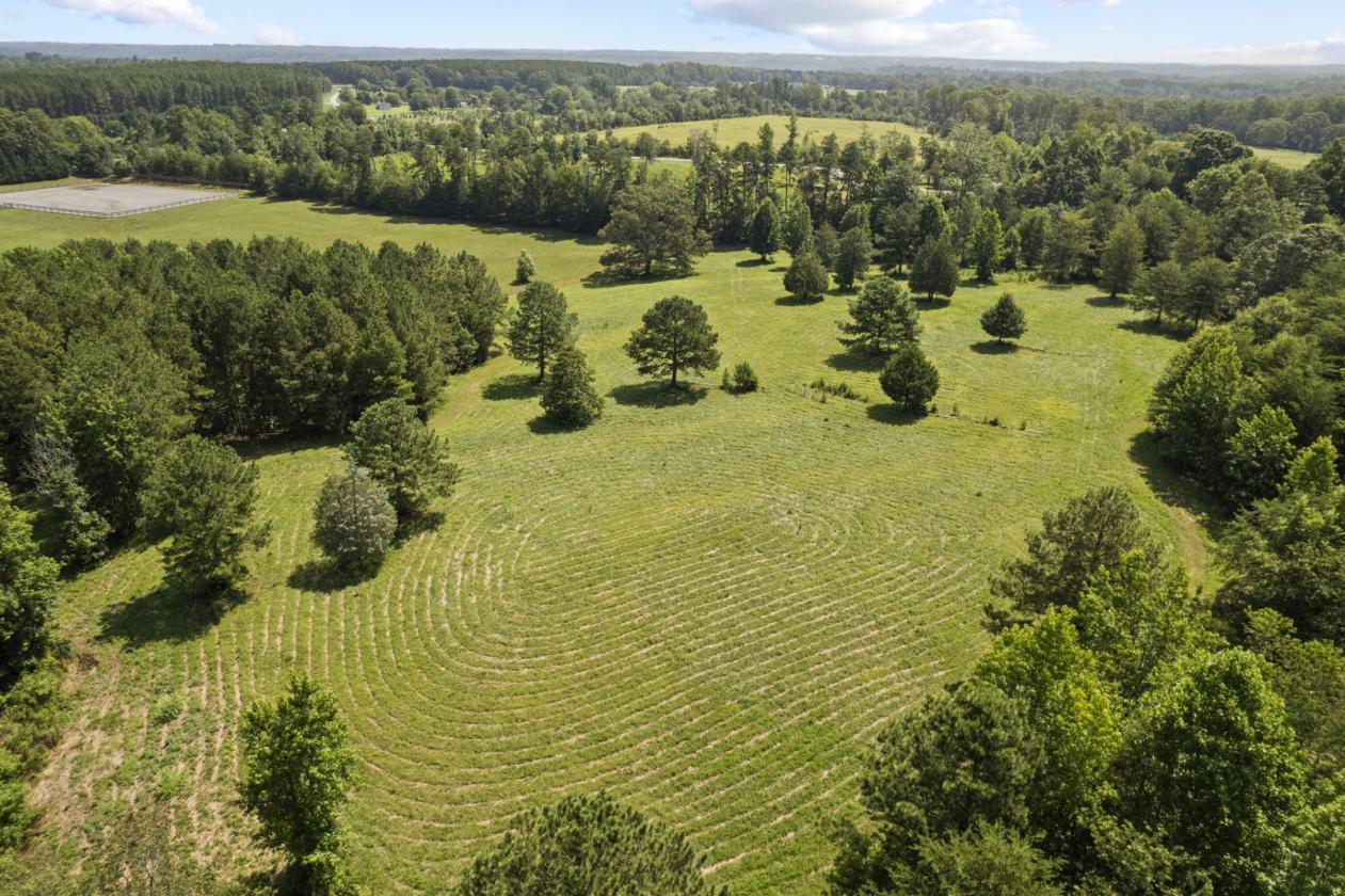 25-acre farm with 10 stalls and riding arena - photo 15