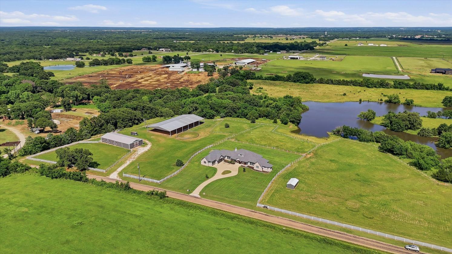 Breathtaking 20+ acre paradise for equestrians - photo 8