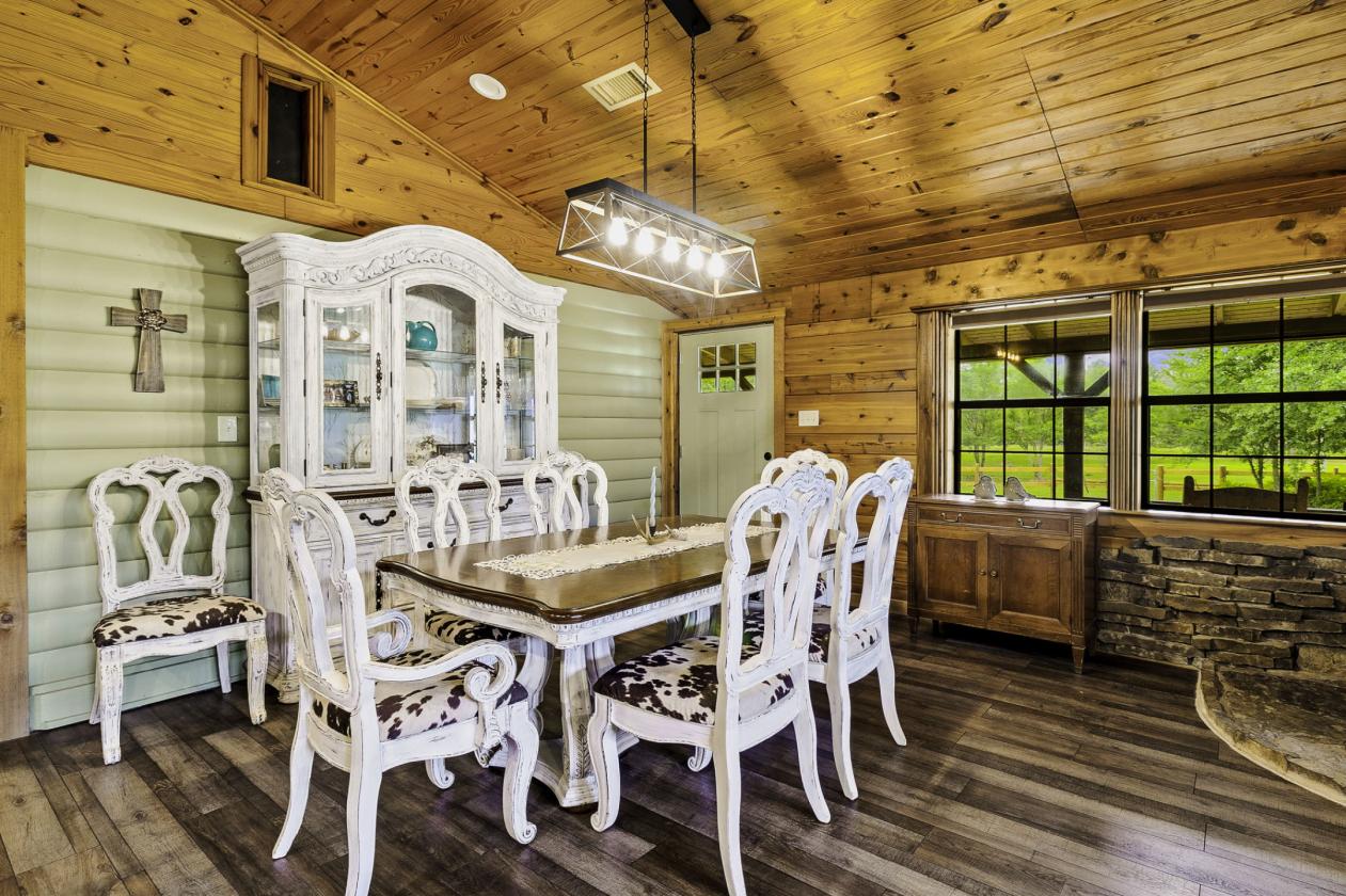 Complete Turnkey Country Horse Property - photo 27