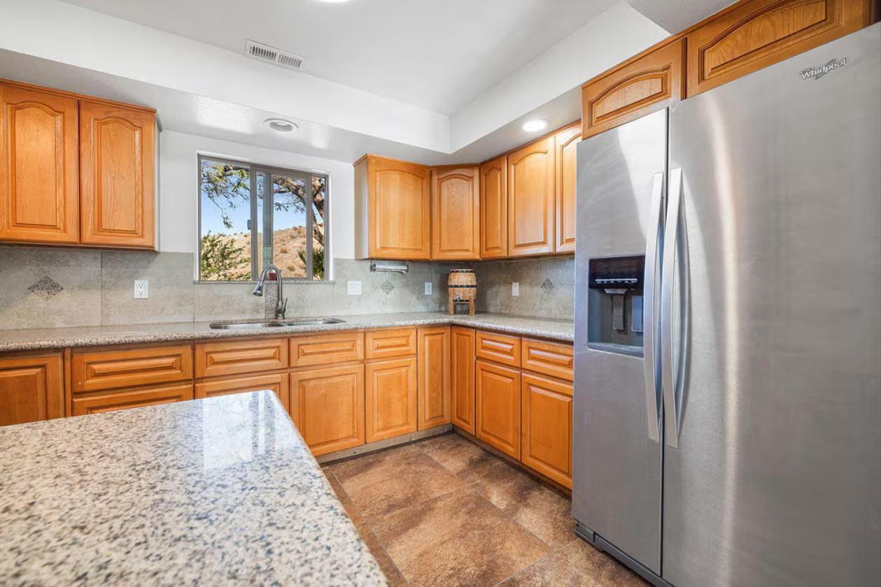 Equestrian Ranch, Two separated homes on 5 acres - photo 6
