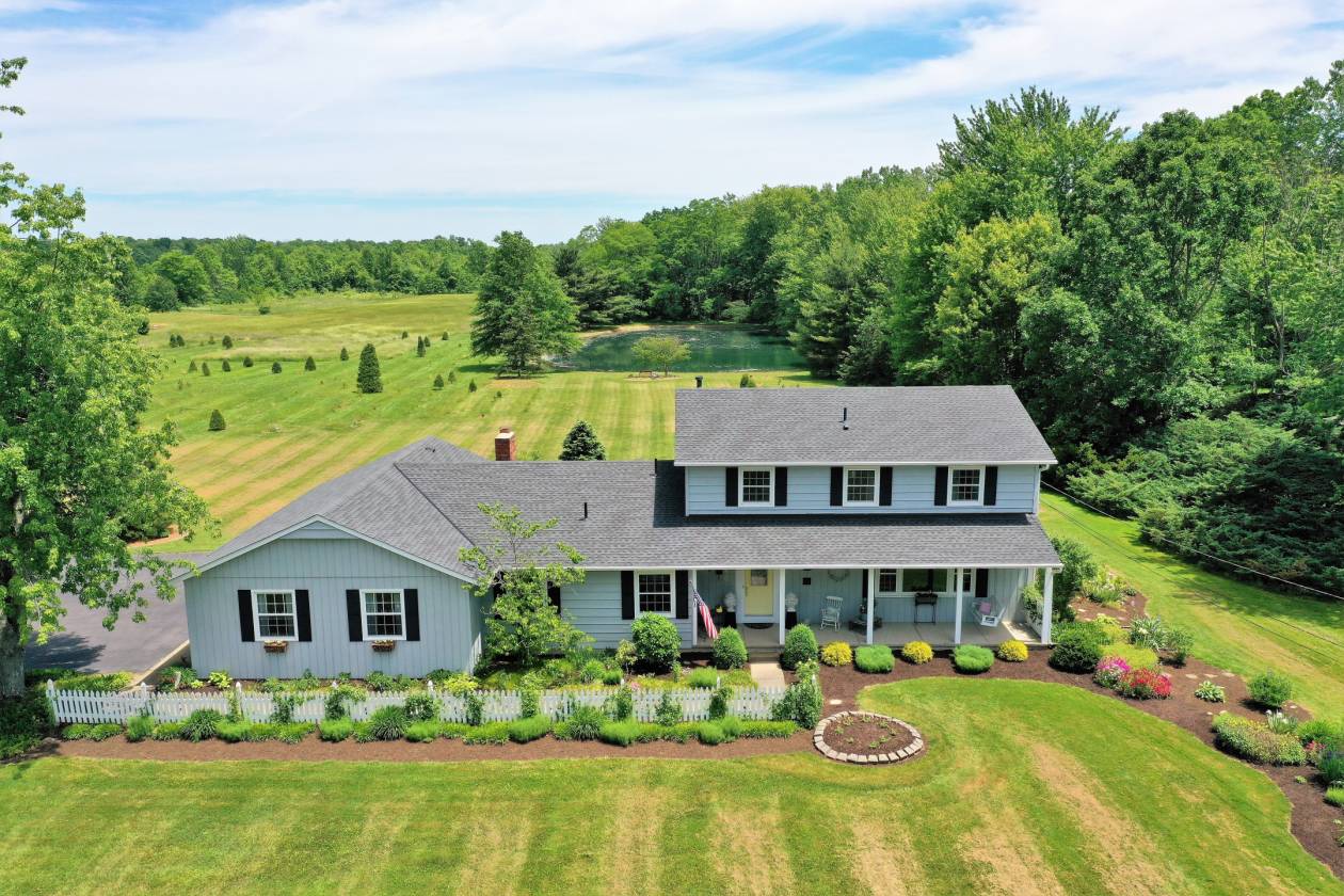 14 Acres w/ 2/3 Acre Pond & 45 BR... Valley City, Medina