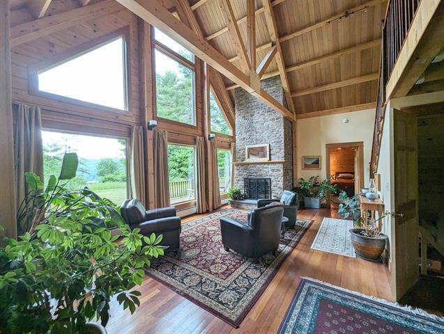 Beautifully crafted log cabin with lake frontage - photo 6