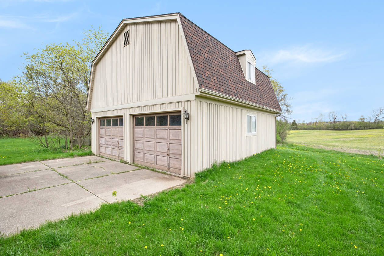 Horse farm for sale Plymouth, Washtenaw County, Michigan