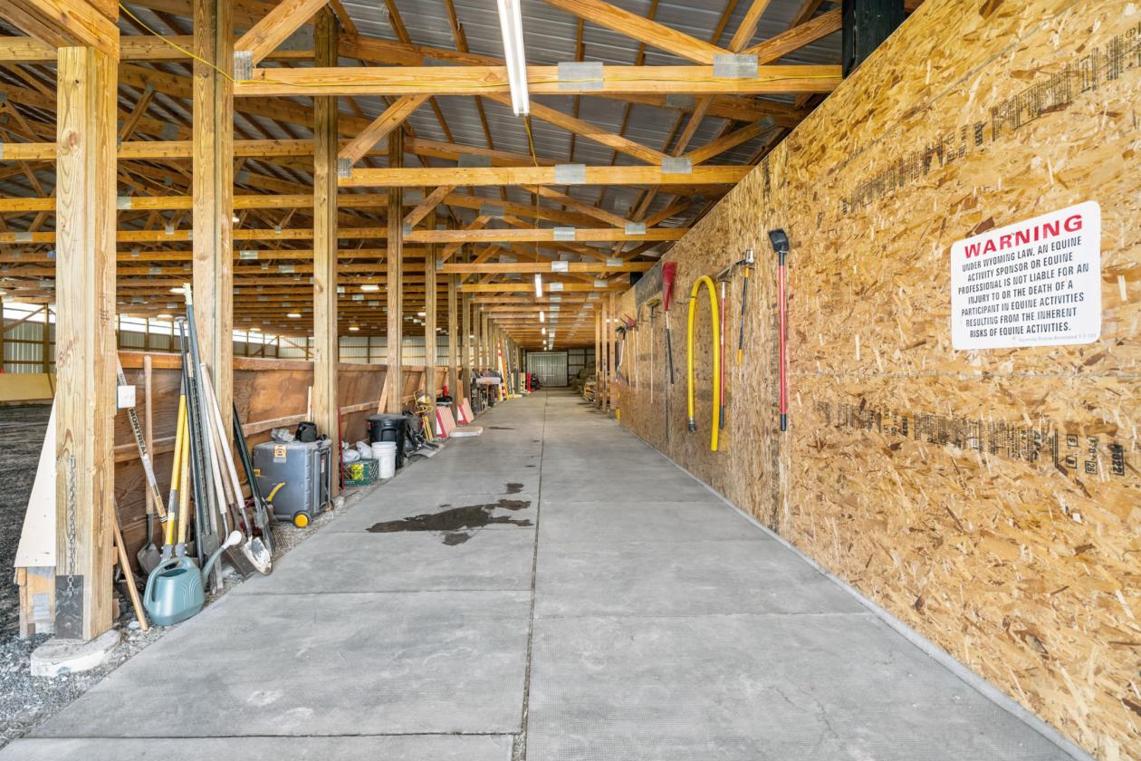 Exceptional horse property with beautiful views - photo 7