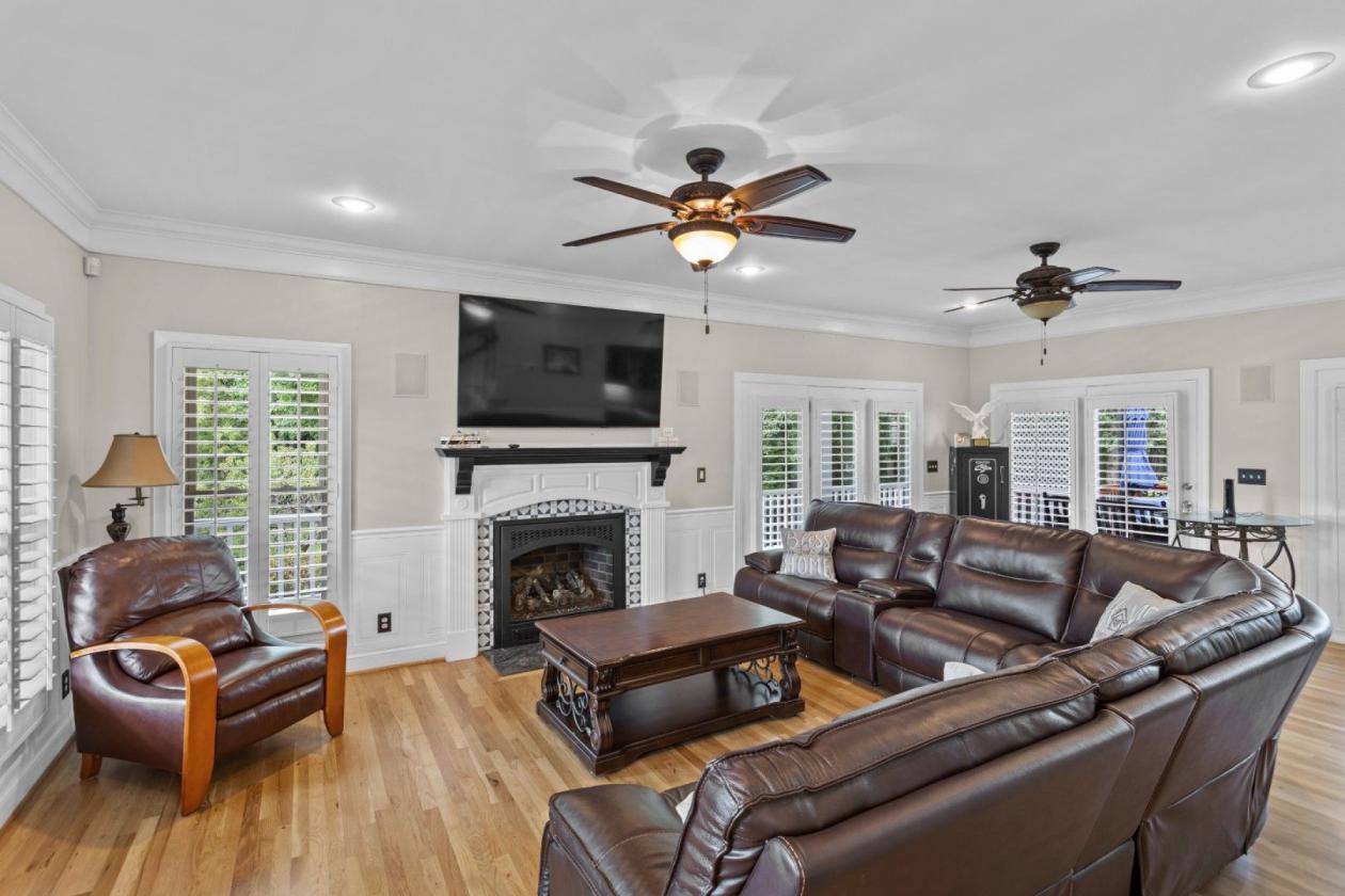 11.5+ acre Horse Farm Captures the American Dream - photo 6