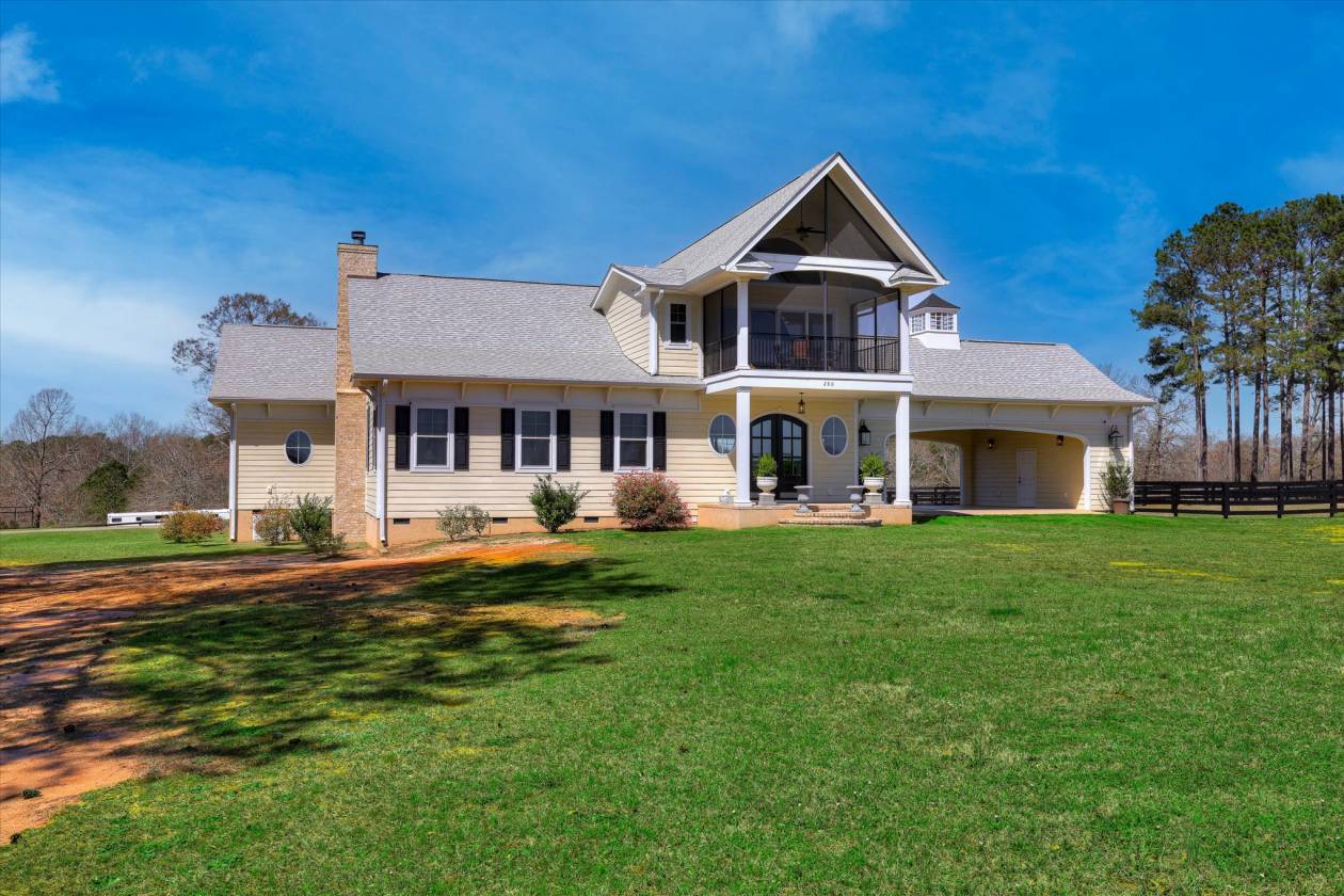 Horse Property for sale.