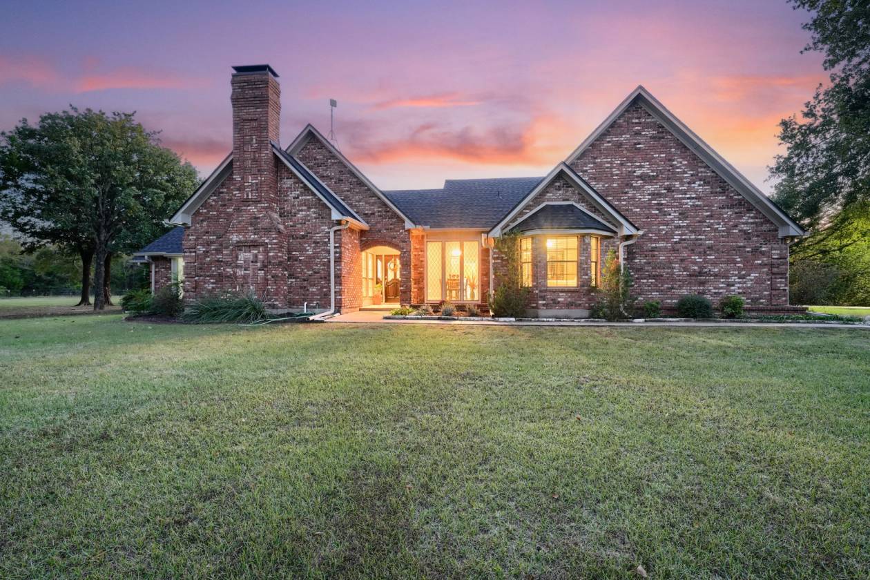 Horse Property for sale.