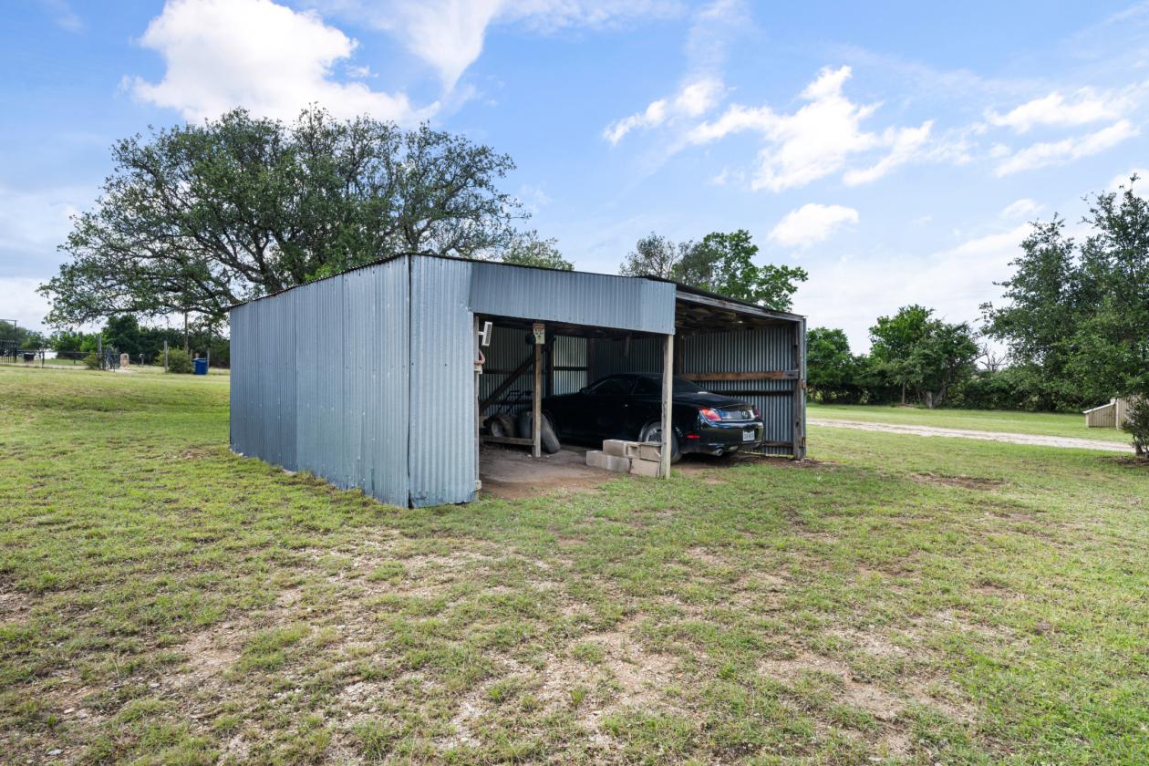 6+ Acres with Horse Barn, Stables & RV Hookups - photo 30