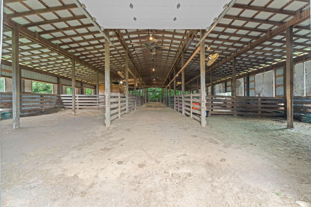 57 Stalls Indoor Arena ~Outdoor Arena ~25 Acres - photo 20