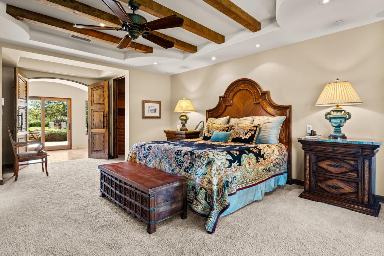 Luxury Equestrian Estate, Resort home, 352 Acres - photo 21